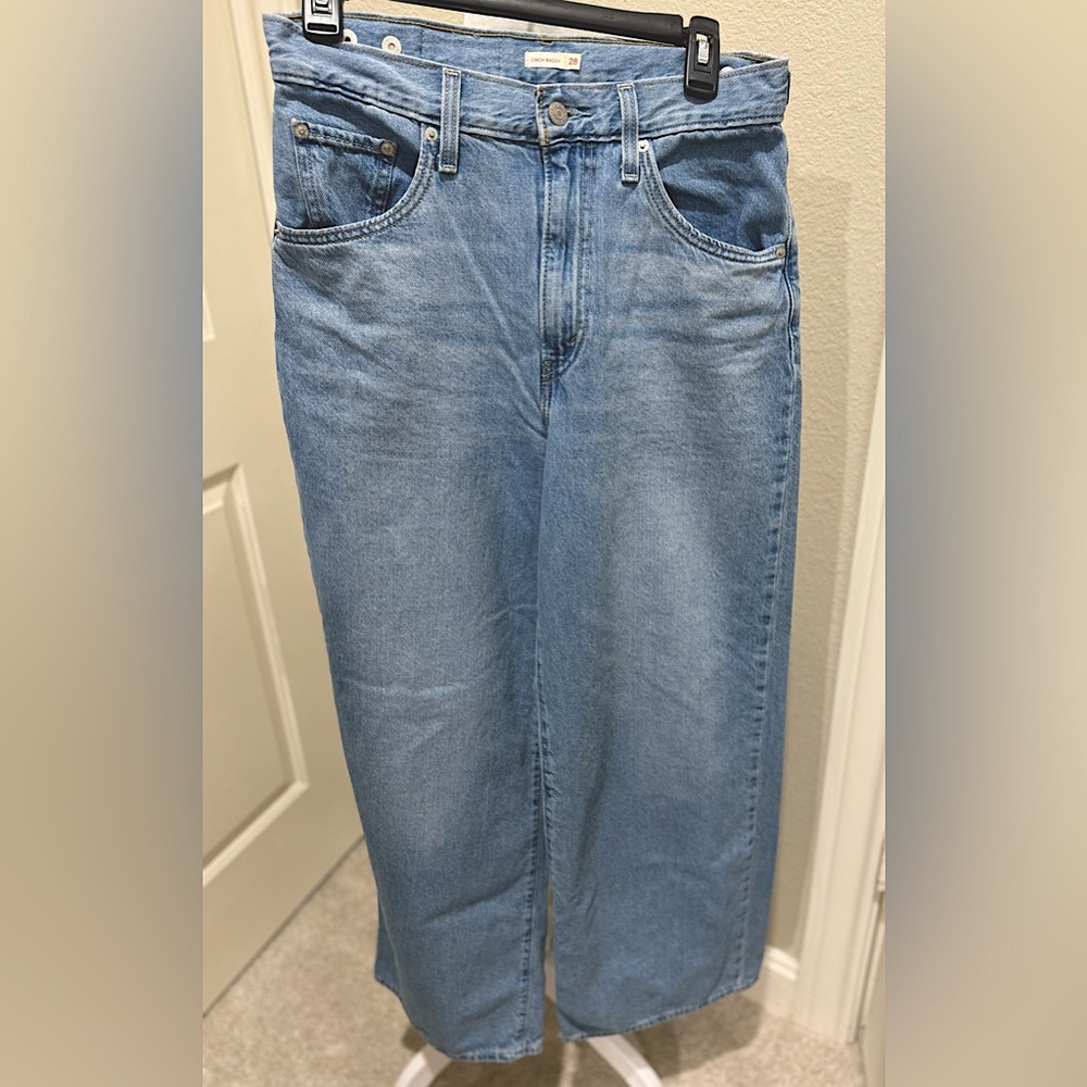 Levi’s CINCH BAGGY WOMEN'S JEANS, size 28, medium wash